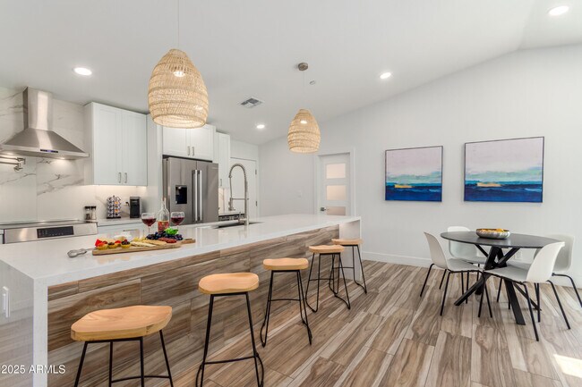 Foto del edificio - 6020 N 77th Pl