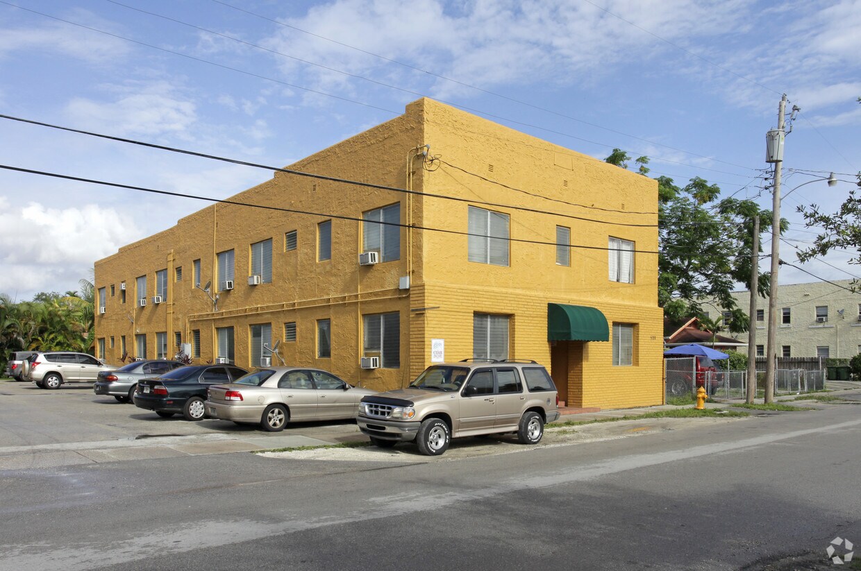 Primary Photo - 520 NW 23rd Ct