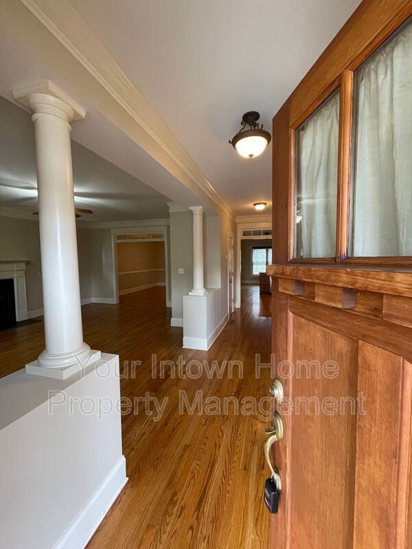 Building Photo - 1365 Benteen Park Dr SE