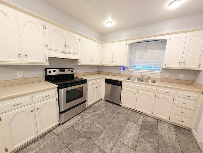 Foto del edificio - 2412 SE 51st St