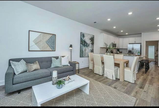 Building Photo - 1503 Twin Rivers Dr