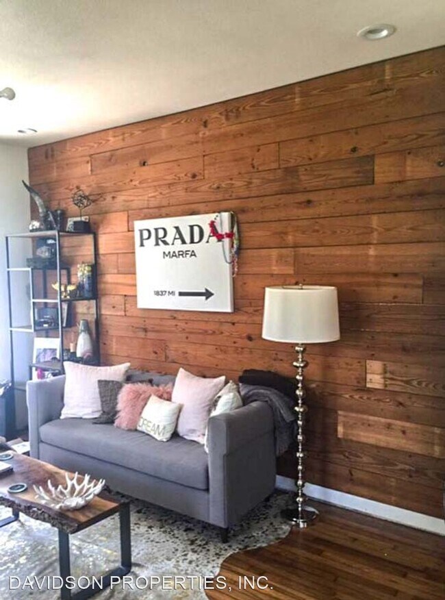 Foto del edificio - 1 br, 1 bath House - 215 Devine St Unit B