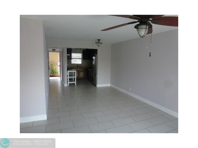 Foto del edificio - 21895 Lake Forest Cir