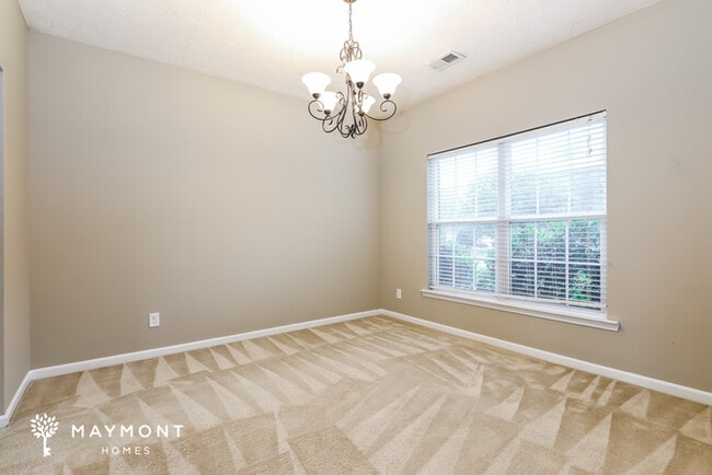 Foto del edificio - 5601 Victoria Pl