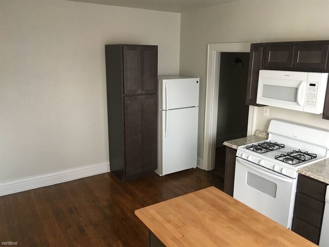 Foto del edificio - 2 br, 1 bath  - 5033 Devonshire Ave 2e