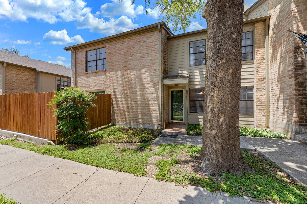 7711 Callaghan Rd, San Antonio, TX 78229 House Rental in San Antonio