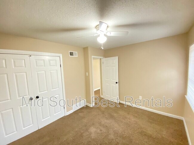 Foto del edificio - 4968 Ridge Trail