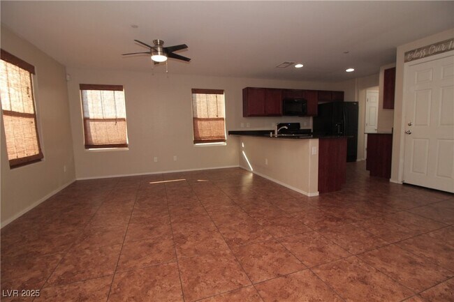 Foto del edificio - 676 Swift Eagle Ave
