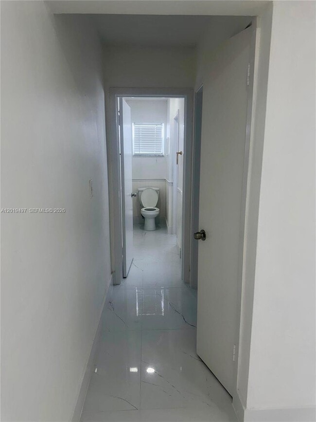 Foto del edificio - 3700 NW 62nd Ave