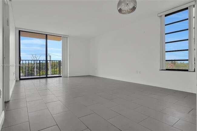Foto del edificio - 16751 NE 9th Ave