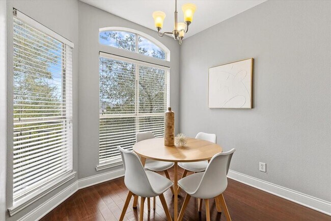Foto del edificio - 6000 Shepherd Mountain Cove