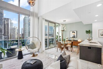Building Photo - 200 Biscayne Blvd Way