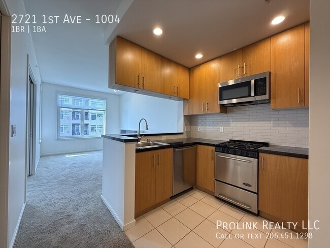 Foto del edificio - 2721 1st Ave