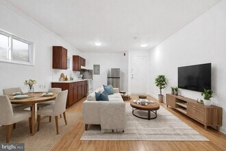 Building Photo - 2040 Frankford Ave