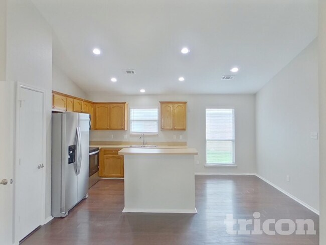Building Photo - 1145 Boxwood Dr