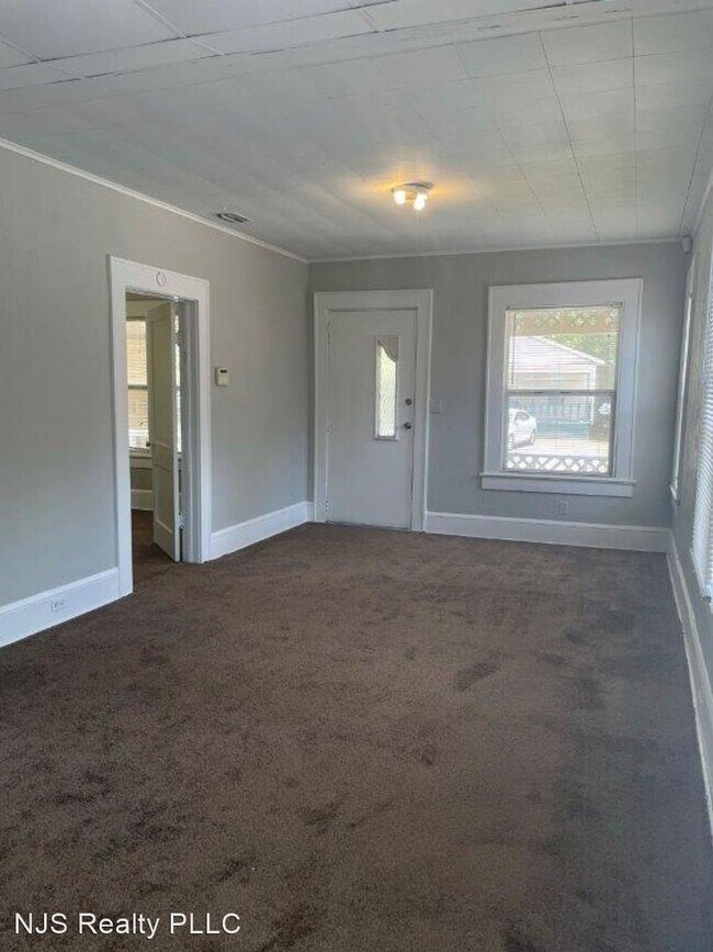 Building Photo - 3 br, 1 bath House - 2972 Dignan St.