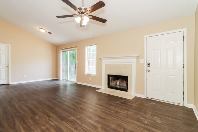 Foto del edificio - 1486 Foxwood Dr