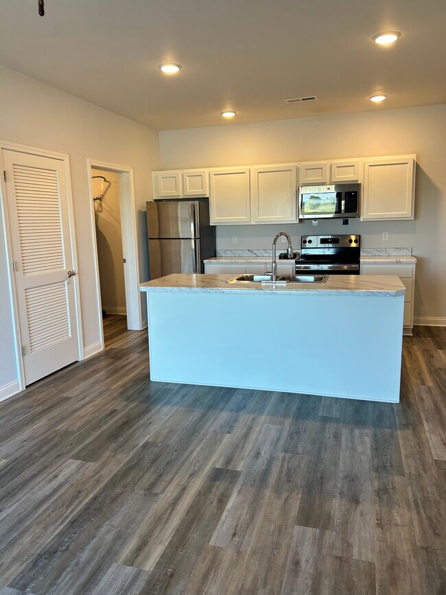 Foto del edificio - 530 Regency Cir