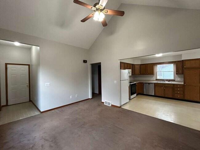 Foto del edificio - Beautiful 3-Bedroom, 2-Bath Home in the Heart of Painesville