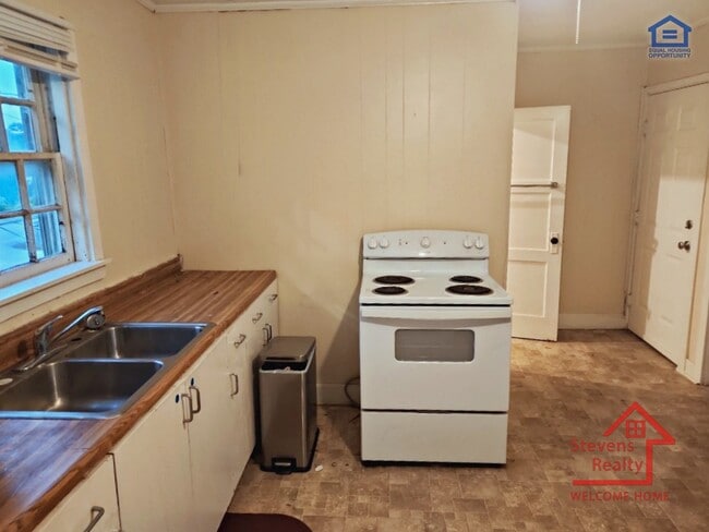Building Photo - 414 W Bockman Way