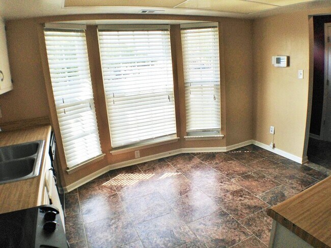 Foto del edificio - 936 Smoke Tree Ln