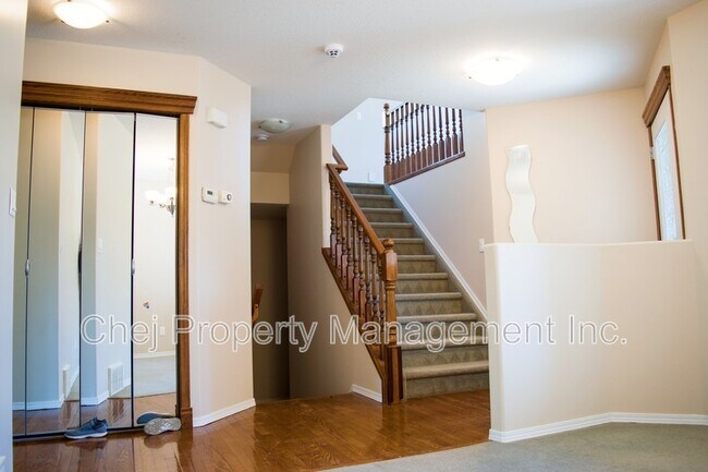 Building Photo - 4314 McMullen Way SW