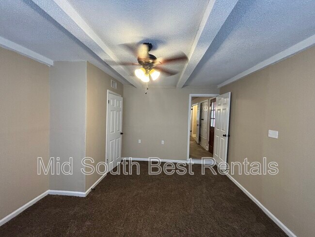 Foto del edificio - 5 Hiland Pl