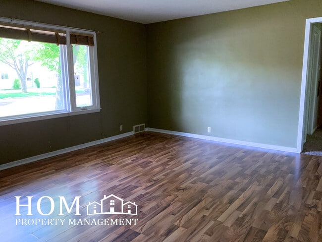 Photo - 109 Pfau St House