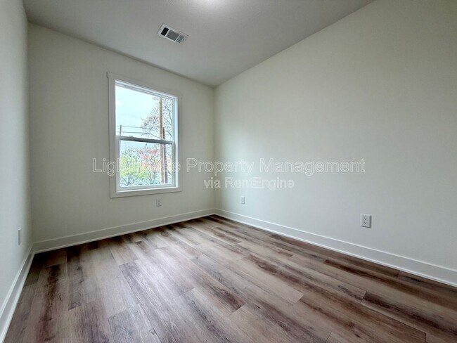Foto del edificio - 313 Orchard Ave