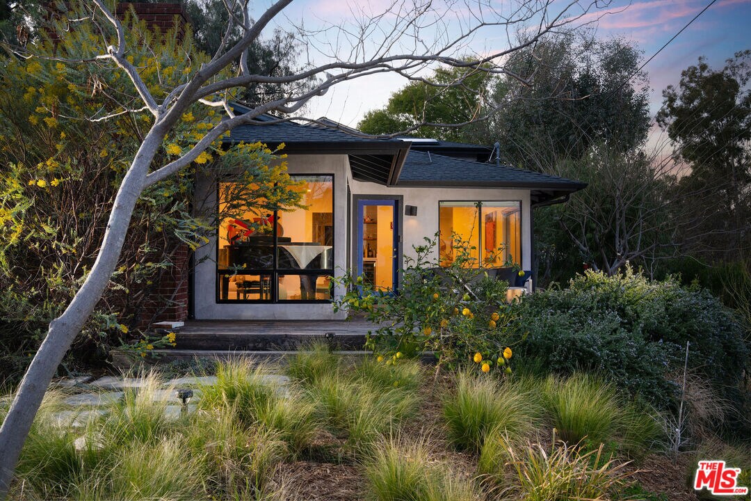 Foto principal - 4225 San Rafael Ave