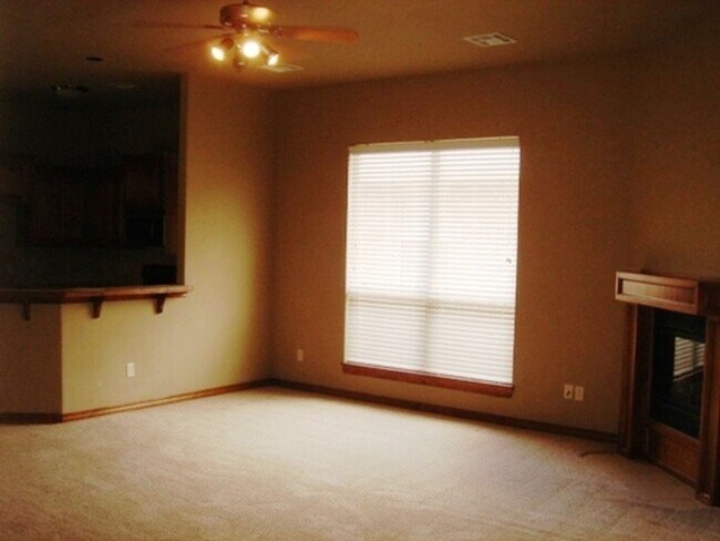 Foto del edificio - Open Plan - Edmond Schools - Must See