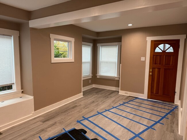 Photo - Downtown Bremerton Charmer House