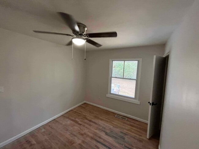 Building Photo - 1734 Cahoon St SW