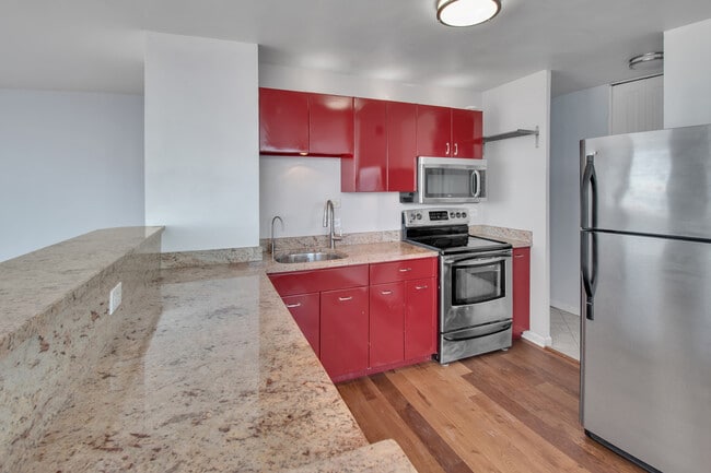 Building Photo - 5701 N Sheridan Rd