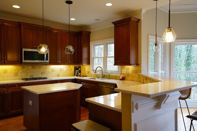 Building Photo - 3022 Canton Pines Plz