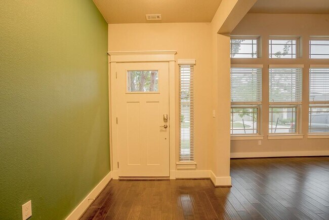 Building Photo - 10604 Wills Lp
