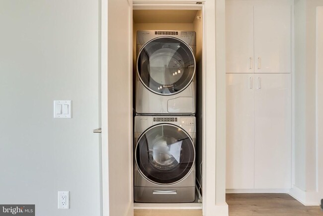 Foto del edificio - 88 V St SW