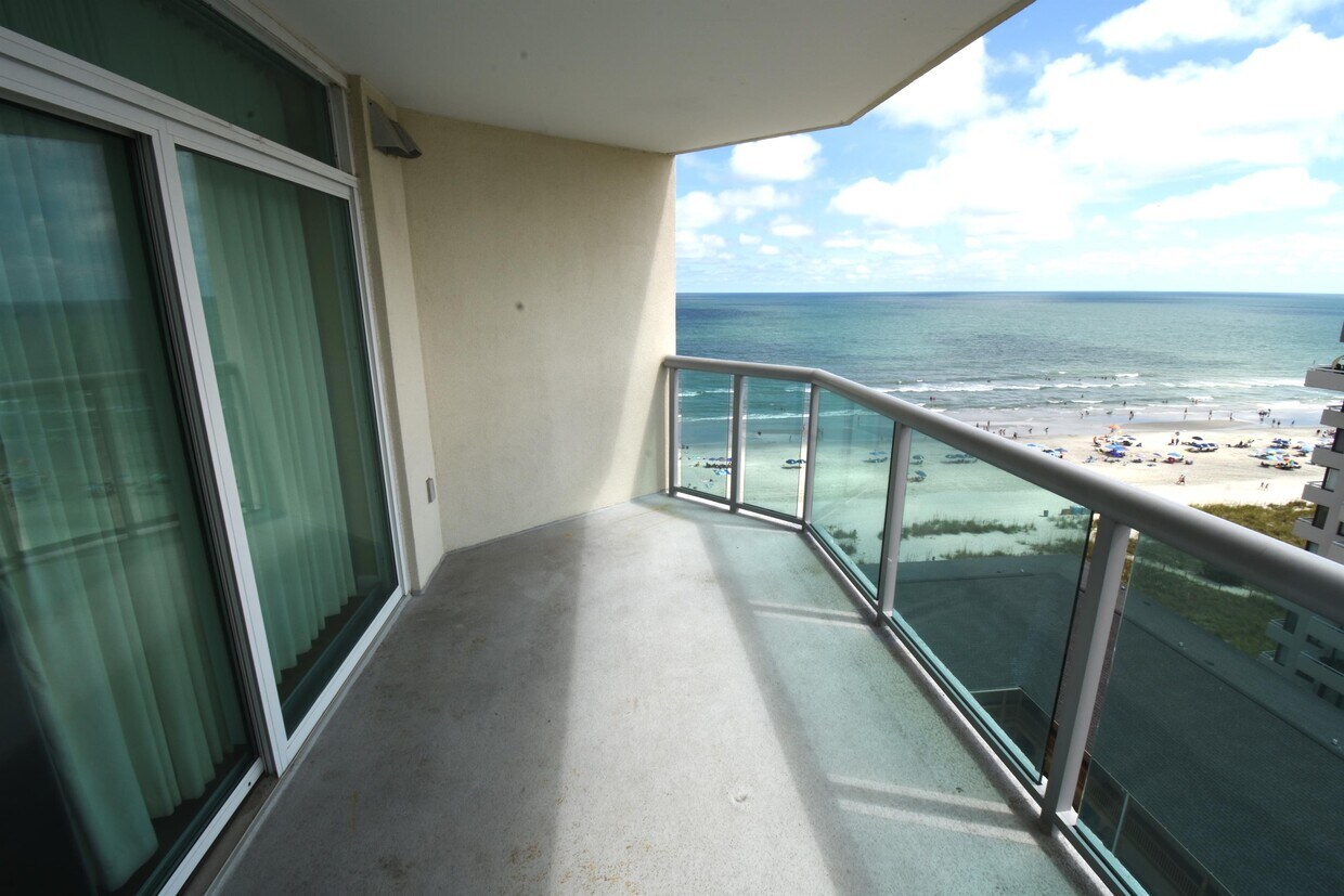 Foto principal - 2001 S Ocean Blvd