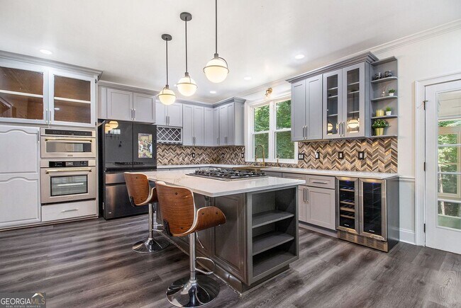 Foto del edificio - 8255 Habersham Waters Rd