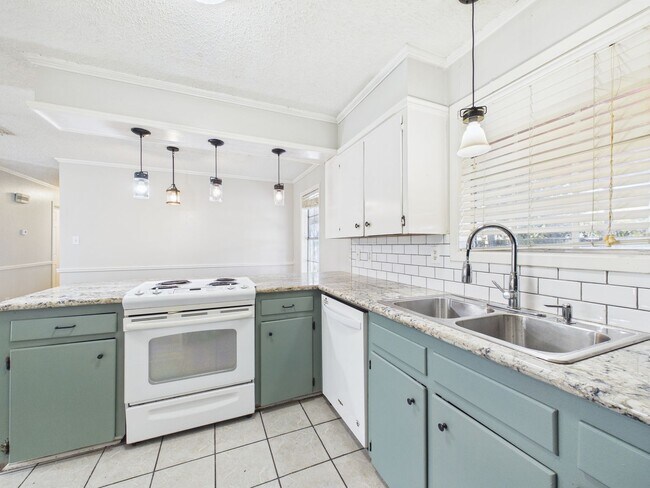 Foto del edificio - COMING SOON! 3 Beds, 2 Baths House for rent in Milton!