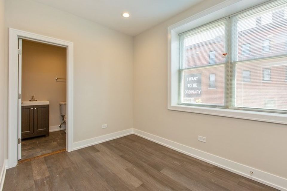 Master Bedroom - 1450 N Ashland Ave