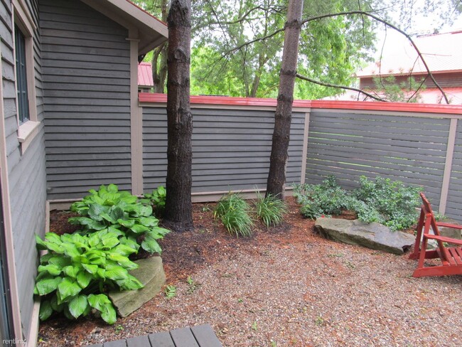 Building Photo - 2 br, 1.5 bath House - 2841 Waters Rd Carr...