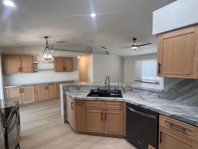Building Photo - Back on the market! Available now! Impeccably Remodeled Long-Term Rental