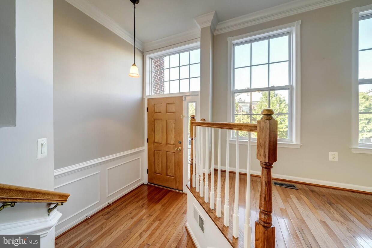 43150 Shadow Terrace, Leesburg, VA 20176 Townhouse for Rent in