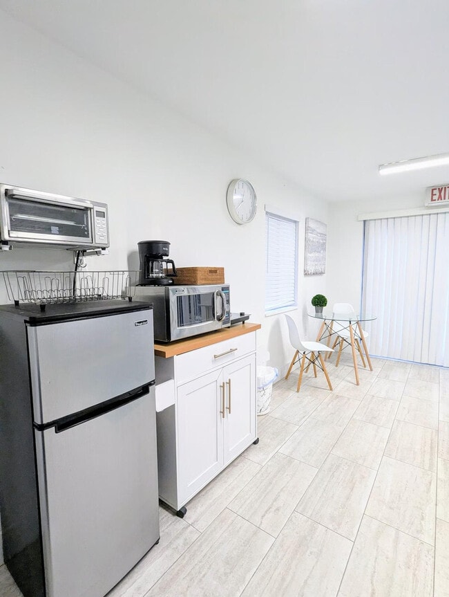 Foto del edificio - 1323 SW 22nd Ave