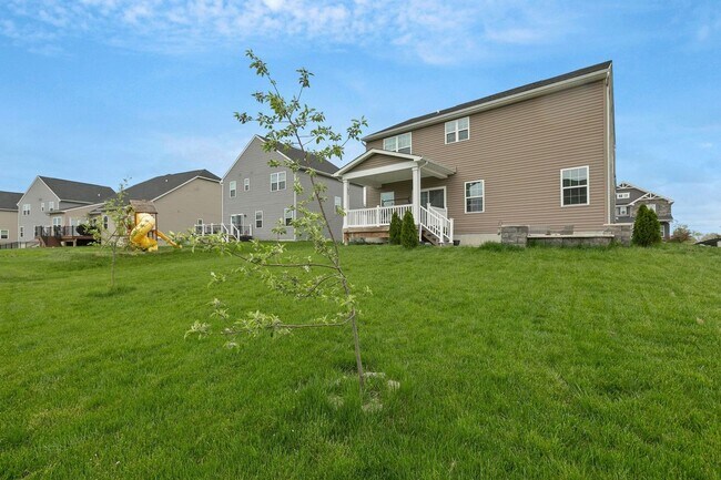 Building Photo - Spacious 4BR House in South Lebanon