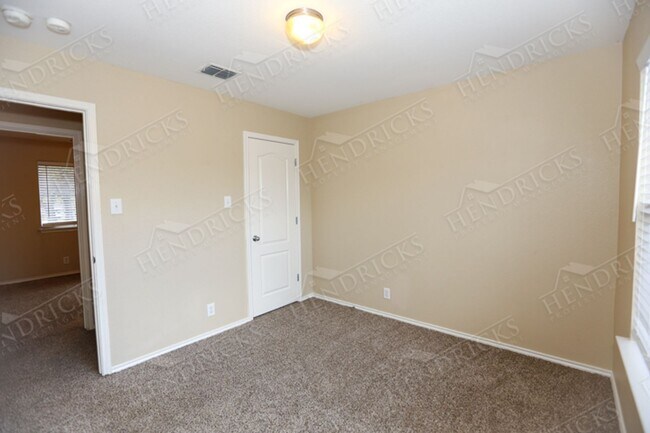 Foto del edificio - 5518 Justin Cove