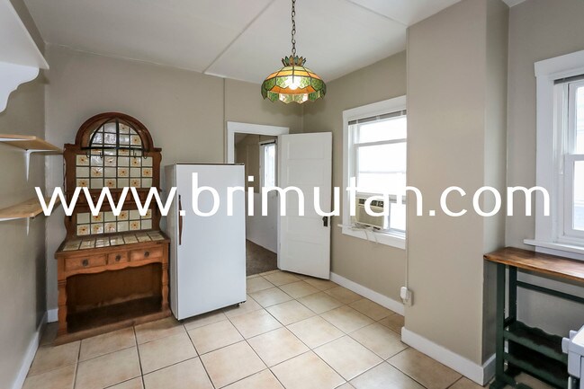 Foto del edificio - 658 E 3rd Ave