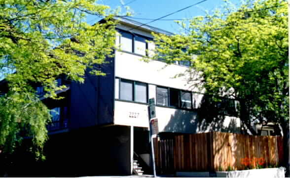 Foto del edificio - 2227 Derby St