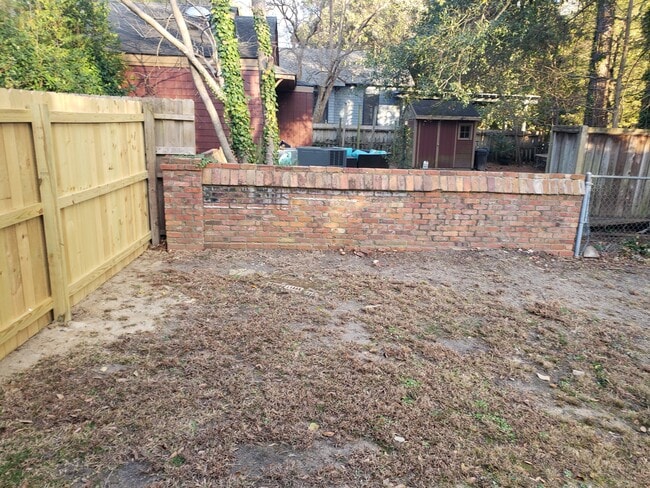 Foto del edificio - 1219 Hilltop Ave